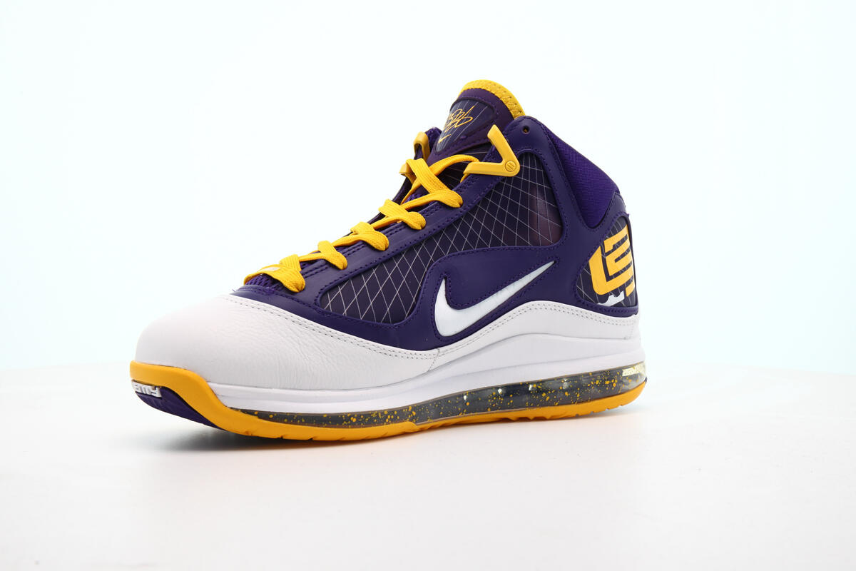 Nike LEBRON VII QS 